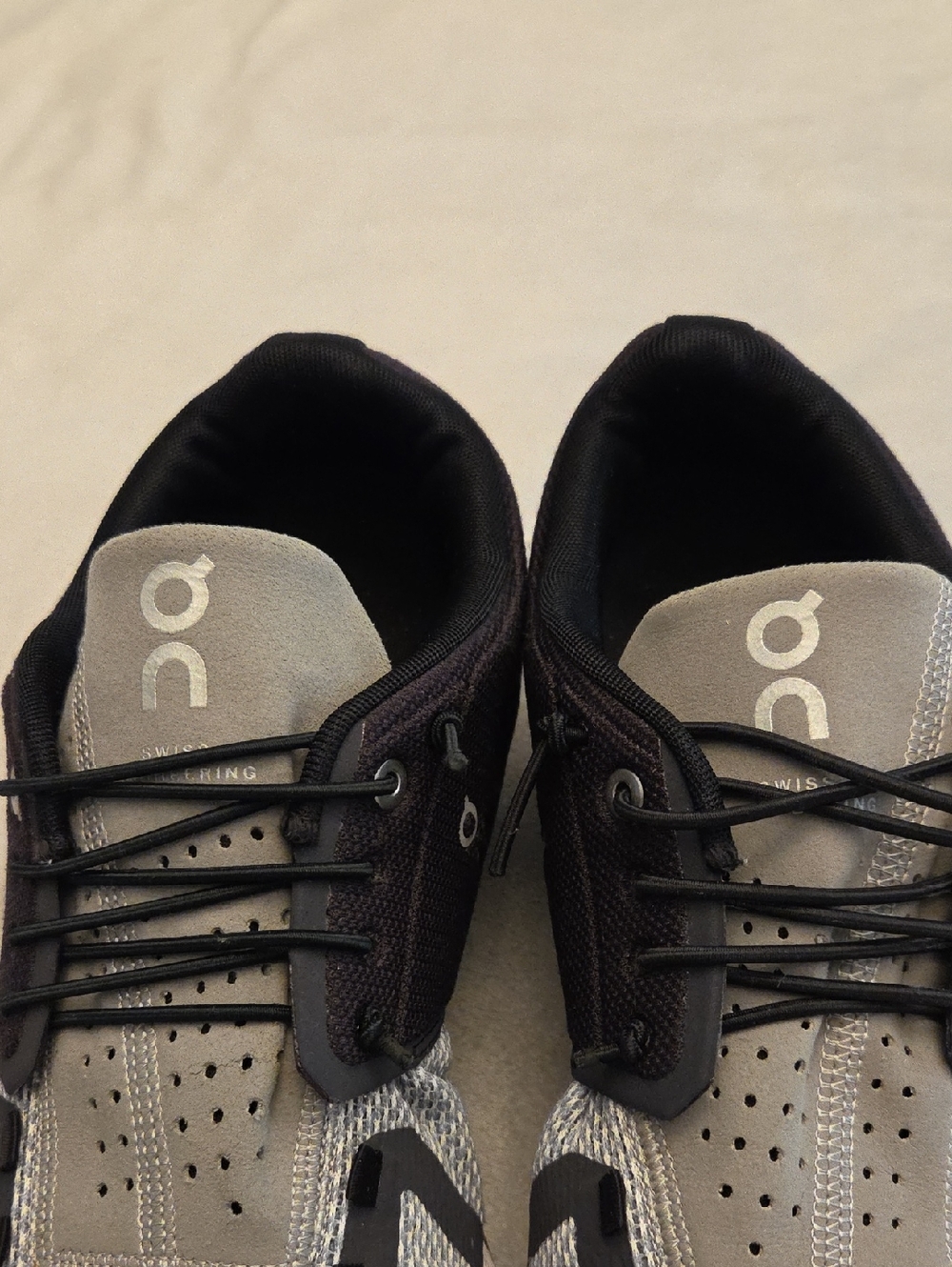Men's On Running Sneakers, Black, Grey & White, Size 10 - Picture 3 of 6